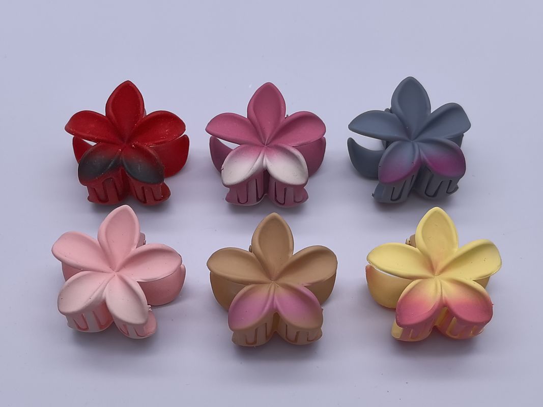 花の髪爪 おしゃれで多彩な 花の髪 アクセサリー
